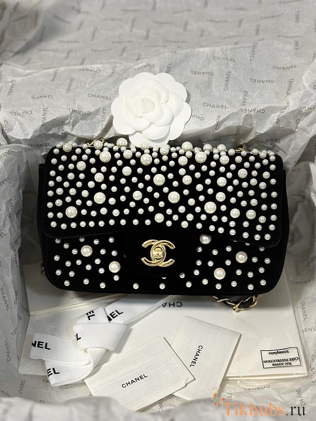 Chanel Velvet Pearl Mini Flap Bag Black 17x10x4.5cm - 1