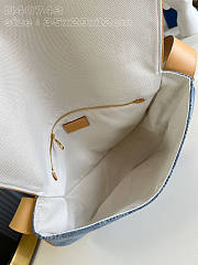 Louis Vuitton LV Bag Montsouris Messenger MM 35 x 29 x 12 cm - 6