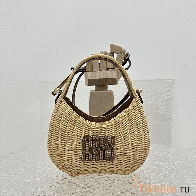 Miu Miu Natural Wander Wicker Handbag 20x6x14cm - 1