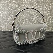 Valentino Garavani Small Locò Grey Shoulder Bag 19x10.5x5cm - 3