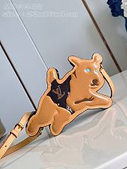 Louis Vuitton LV Dog On Strap Chocolate 23 x 16 x 4 cm - 1