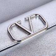 Valentino Garavani Small Leather Chain Wallet Silver 20x10.5x4cm - 6