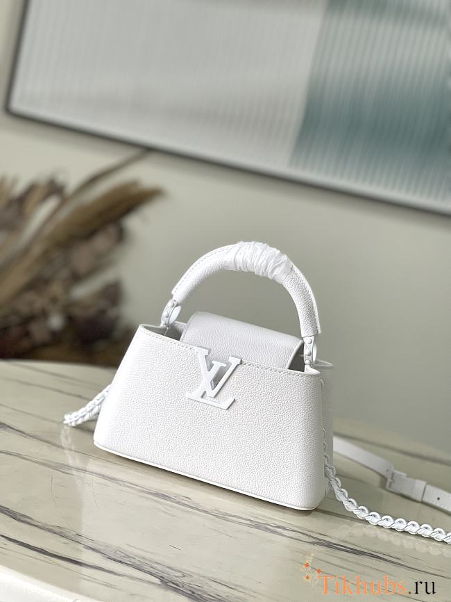 Louis Vuitton LV Capucines Mini East-West White 22 x 12 x 8 cm - 1