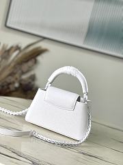 Louis Vuitton LV Capucines Mini East-West White 22 x 12 x 8 cm - 5