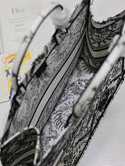 Dior Large Book Tote White Black Soleil 42 x 35 x 18.5 cm - 6