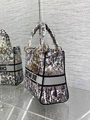 Dior Medium Lady D-Lite Bag White Multicolor Hiver 24 x 20 x 12 cm - 5