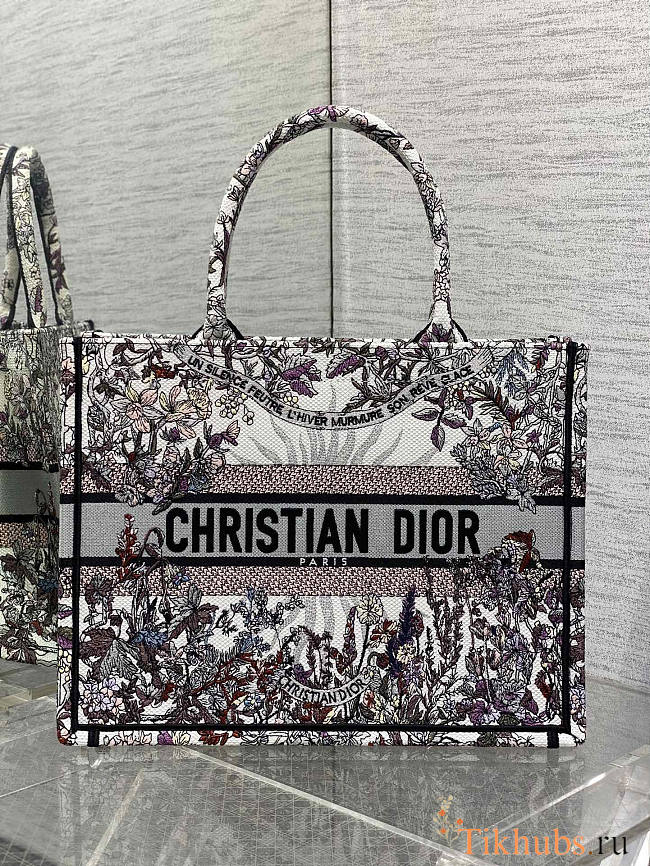 Dior Medium Book Tote Multicolor 4 Saisons Hiver 36 x 27.5 x 16.5 cm  - 1