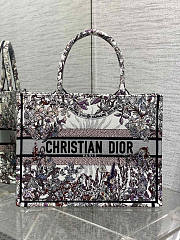 Dior Medium Book Tote Multicolor 4 Saisons Hiver 36 x 27.5 x 16.5 cm  - 1