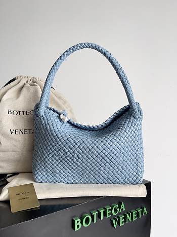 Bottega Veneta Tosca Shoulder Bag Blue 27x18x9cm