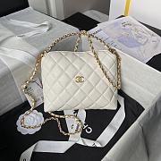 Chanel Clutch With Strap White Caviar Gold 19x14x7cm - 1