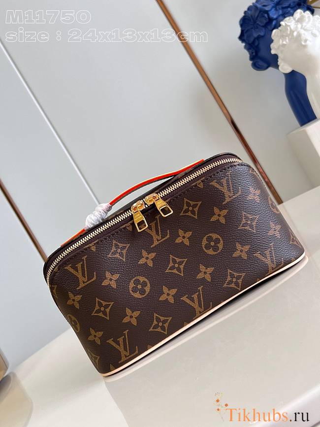 Louis Vuitton LV Bag Toiletry Monogram 24 x 13 x 13 cm - 1