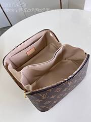 Louis Vuitton LV Bag Toiletry Monogram 24 x 13 x 13 cm - 4