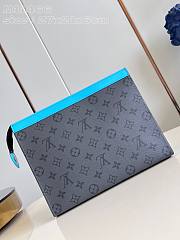 Louis Vuitton LV Pochette Voyage MM 27 x 21 x 6 cm - 4