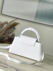 Louis Vuitton LV Capucines BB East-West White 29x16.5x9cm - 3