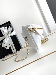 Chanel Bumbag White 17x24x11cm - 5