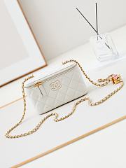 Chanel Vanity Case White Bag 17x9.5x8cm - 1