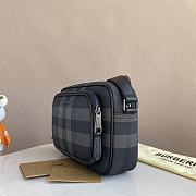 Burberry Paddy Bag Charcoal 22.5 x 6 x 16 cm - 4