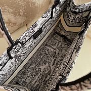 Dior Medium Book Tote White Black Paris Allover 36 x 27.5 x 16.5 cm - 3