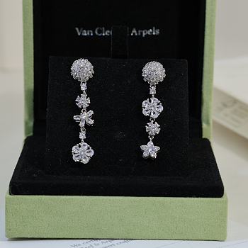 VCA Earrings 