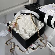 Chanel Mini Vanity Case White Bag 11x8.5x7cm - 4