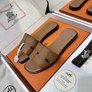 Hermes Brown Slides - 2