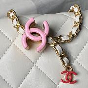 Chanel Classic Flap Bag White Lambskin 22x14x8.5cm - 4