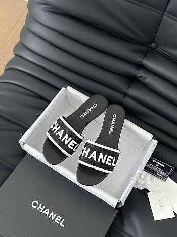 Chanel Black White Slides 02