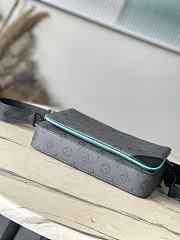 Louis Vuitton LV Trio Messenger Turquoise 25 x 18.5 x 7 cm - 5