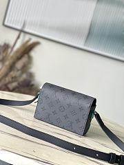 Louis Vuitton LV Steamer Wearable Wallet Turquoise 18 x 11 x 6.5 cm - 3