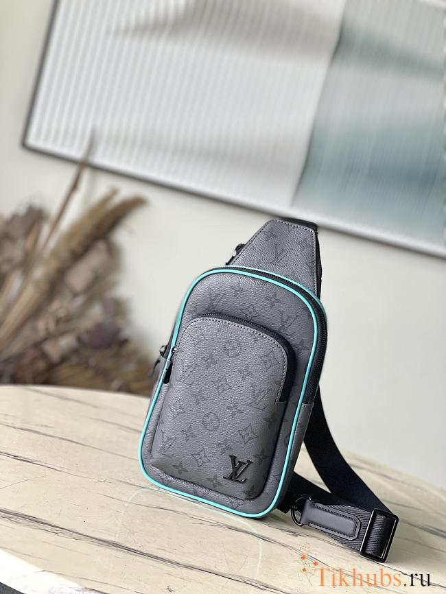 Louis Vuitton Avenue Slingbag PM Turquoise 20 x 31 x 7 cm - 1