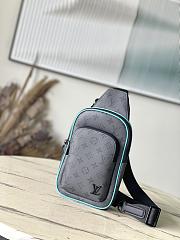 Louis Vuitton Avenue Slingbag PM Turquoise 20 x 31 x 7 cm - 1