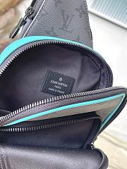 Louis Vuitton Avenue Slingbag PM Turquoise 20 x 31 x 7 cm - 5