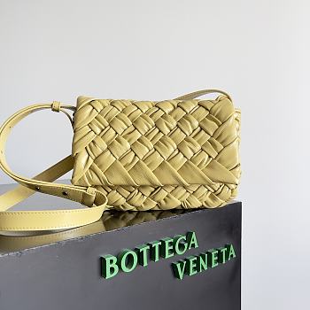 Bottega Veneta Small Rumple Messenger Yellow 21x14x5cm