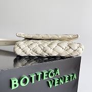 Bottega Veneta Small Rumple Messenger White 21x14x5cm - 3