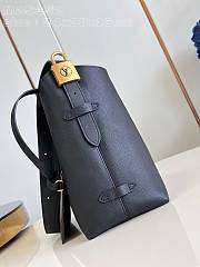Louis Vuitton LV Low Key Hobo Bag PM Black 24 x 28 x 16 cm - 4