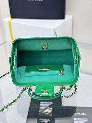 Chanel Small Bag With Handle Lambskin Green 23.5x16x8cm - 3