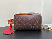 Louis Vuitton LV Locker Dopp Kit Monogram Dust 23 x 13 x 12 cm - 1