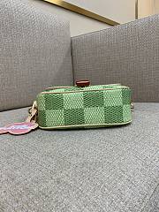 Louis Vuitton LV Bag Montsouris Damier Green 20x17x7cm - 4