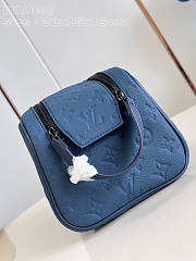 Louis Vuitton LV Dopp Kit Sapphire 28 x 15 x 16.5 cm - 4