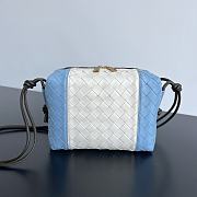 Bottega Veneta Small Loop Camera Bag White Blue 22x15.5x9cm - 1