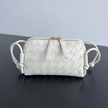 Bottega Veneta Intrecciato Concert Pouch White 18.5x11.5x8.5cm