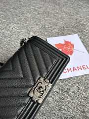 Chanel Leboy Chevron Black Caviar Silver 25cm - 6