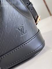 Louis Vuitton LV Noé BB Black 20 x 20 x 15 cm - 5