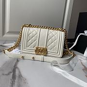 Chanel Small Flap Bag 24A White Caviar Gold 20cm - 1