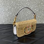 Valentino Garavani Small Locò Raffia Shoulder Bag White 20x11x5cm - 2