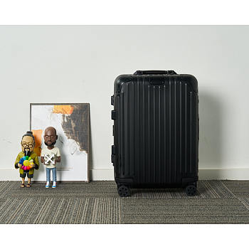 Rimowa Essential Cabin Lightweight Carry-On Suitcase Black 55x40x23cm