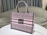 Dior Medium Book Tote White Pale Pink Allover 36 x 27.5 x 16.5 cm - 3