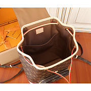 Louis Vuitton LV Backpack Montsouris PM 28 x 30 x 18 cm - 5