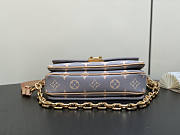 Louis Vuitton LV Pochette Métis East West Trianon Gray 21.5 x 13.5 x 6 cm - 4