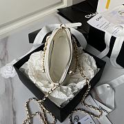 Chanel Clutch With Strap Lambskin Gold White 16x11x5.5cm - 2